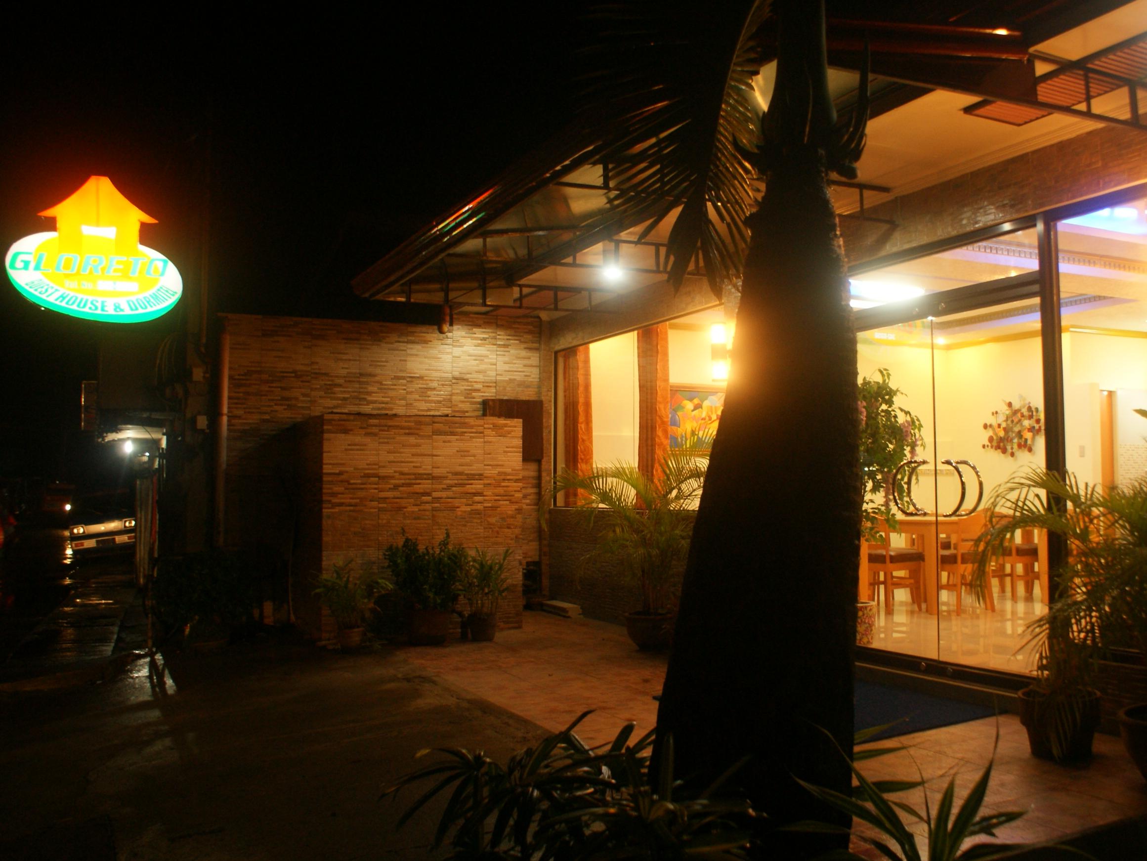 Gloreto Guest House And Dormitel