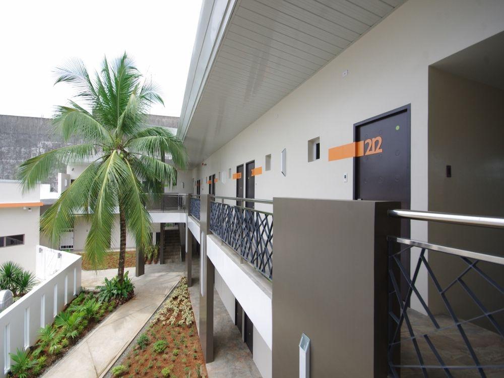 Yhotel