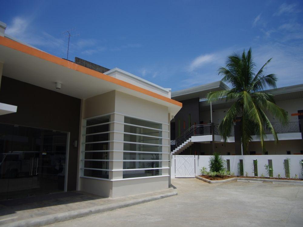 Yhotel
