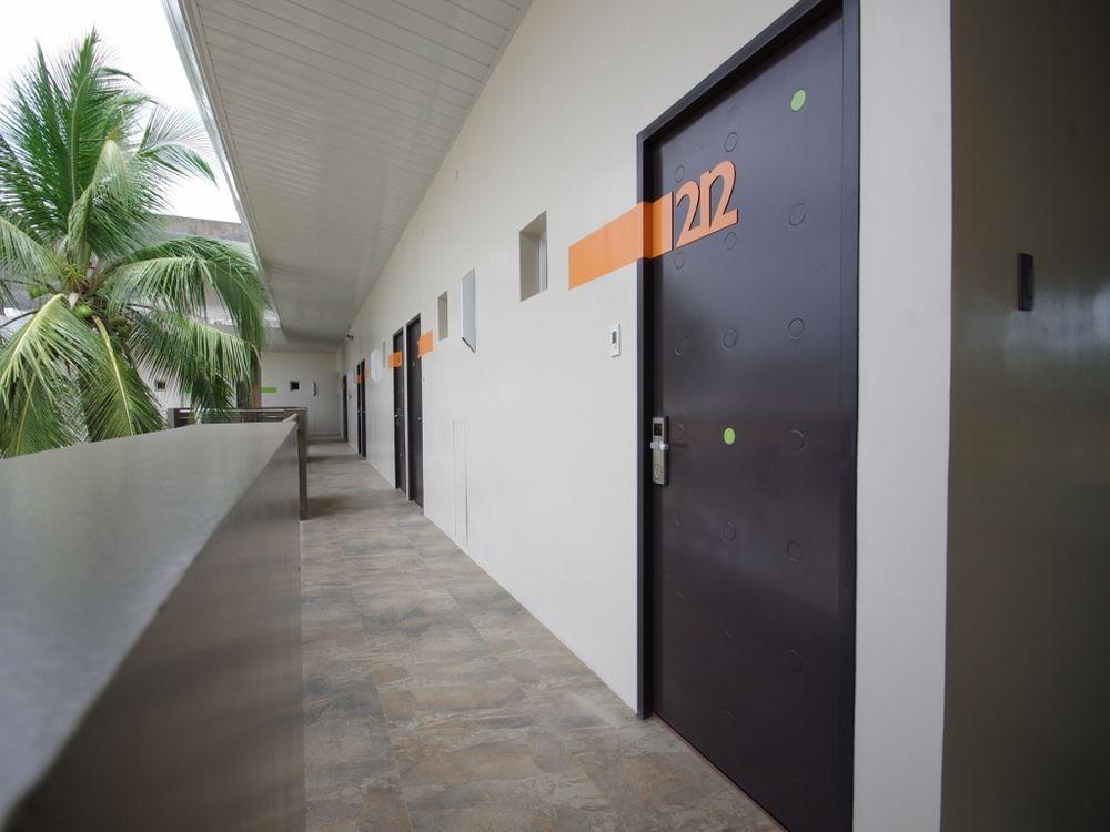 Yhotel