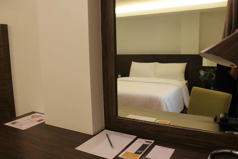 Top Star Hotel