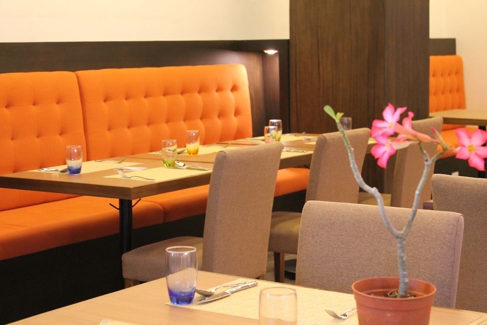 Top Star Hotel