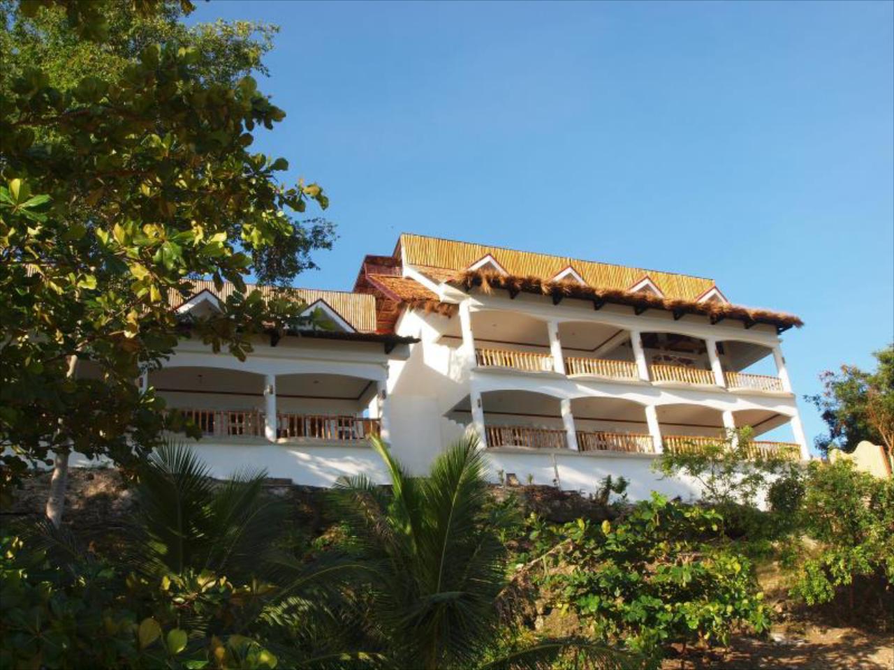 Pura Vida Beach & Dive Resort Cabilao