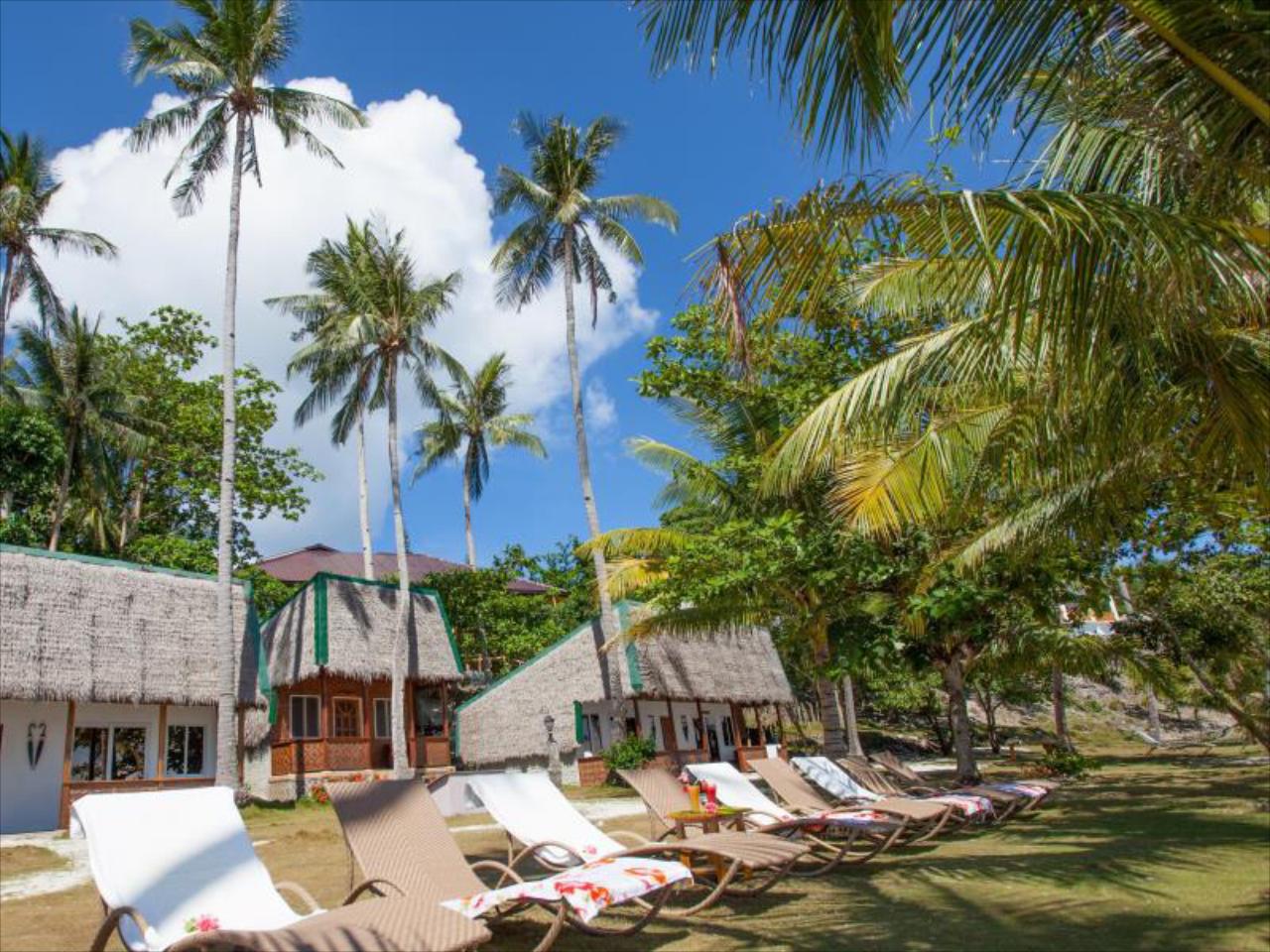 Pura Vida Beach & Dive Resort Cabilao