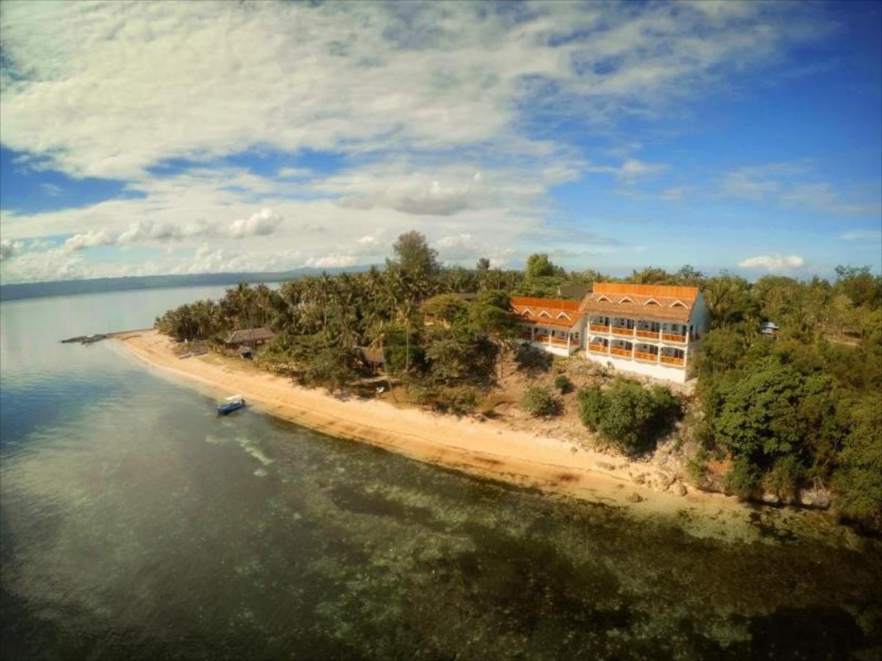Pura Vida Beach & Dive Resort Cabilao
