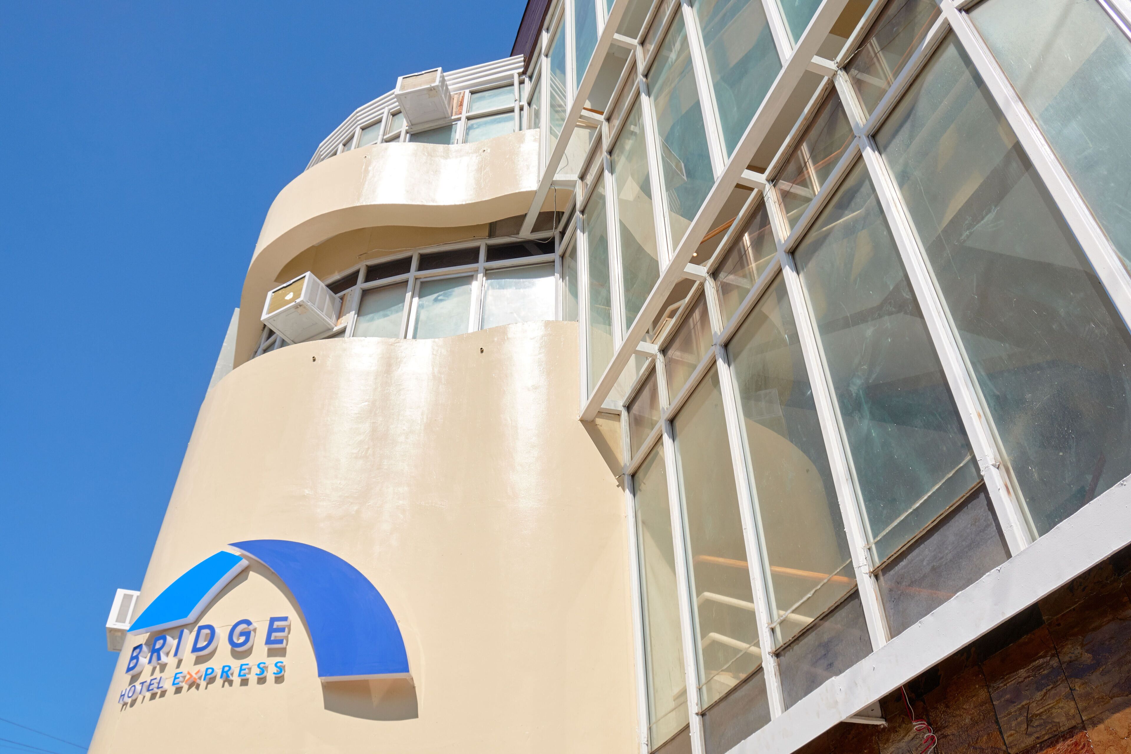 Bridge Hotel Express