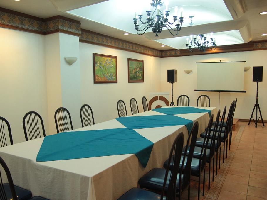 Discovery Hotel and Restaurant