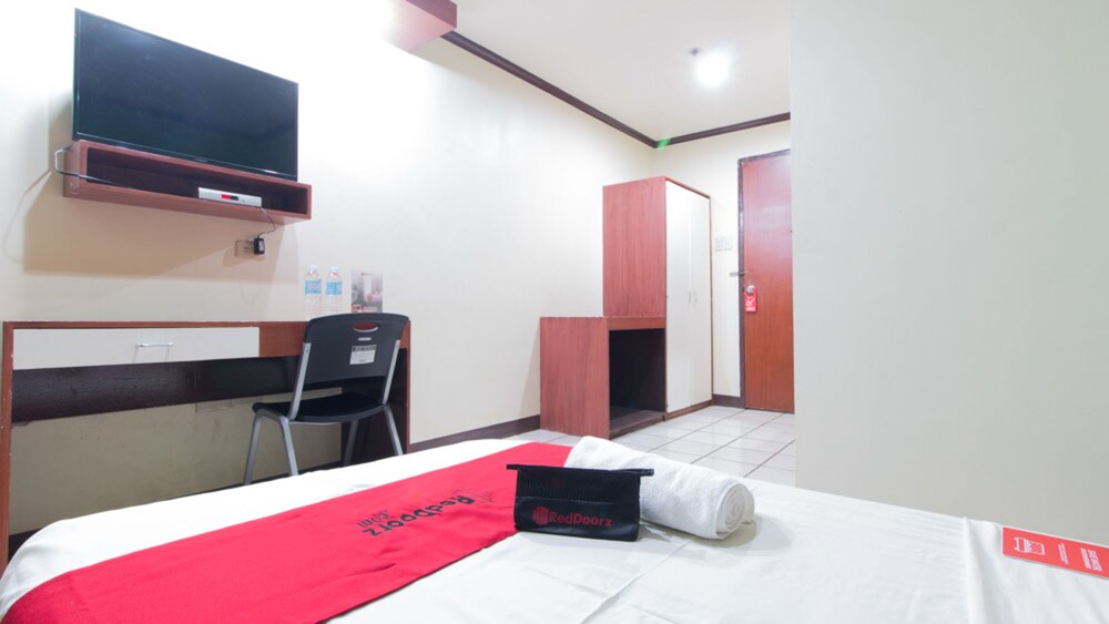 Goodnews Travellers Inn by RedDoorz