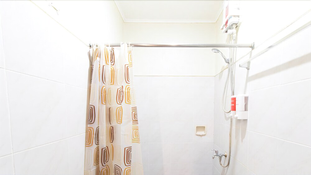 Goodnews Travellers Inn by RedDoorz