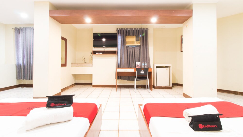 Goodnews Travellers Inn by RedDoorz