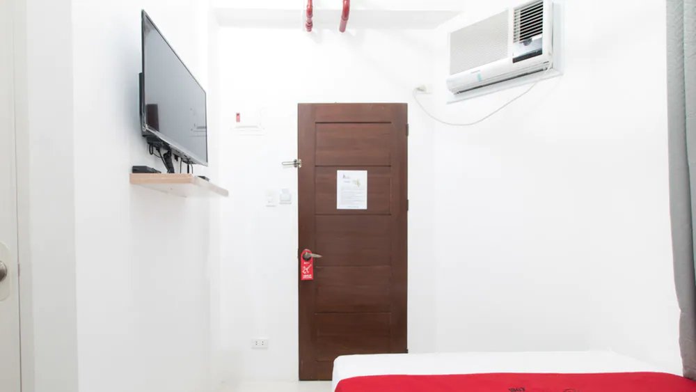 RedDoorz near Liceo De Cagayan University Highschool