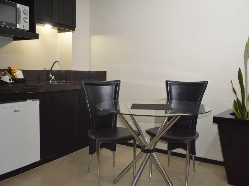 Mallberry Suites Business Hotel