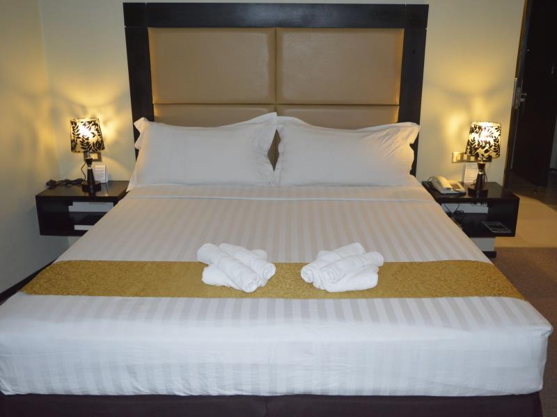 Mallberry Suites Business Hotel