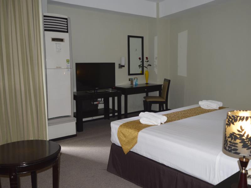 Mallberry Suites Business Hotel