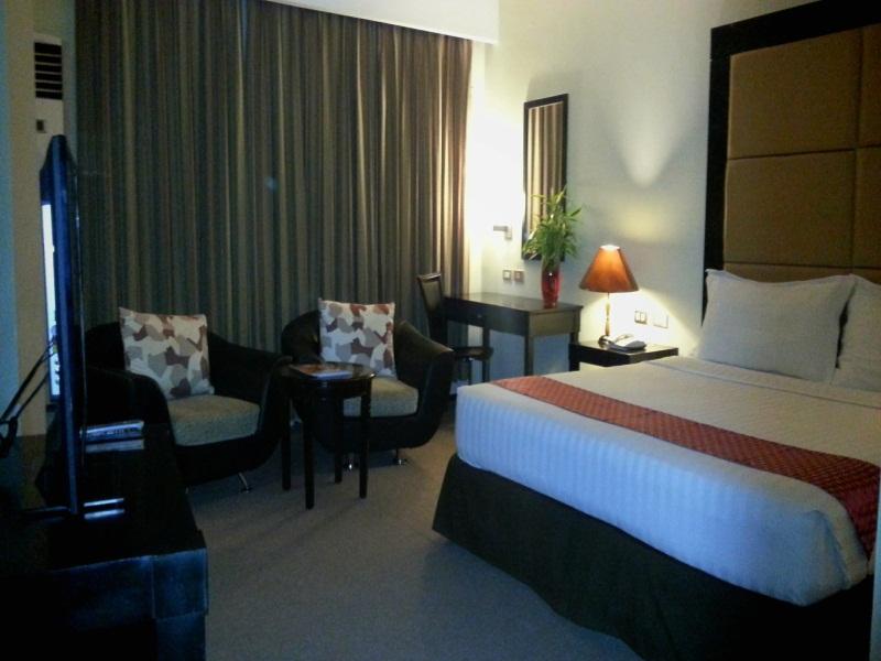 Mallberry Suites Business Hotel