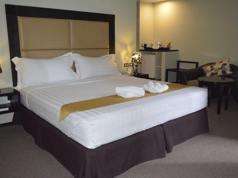 Mallberry Suites Business Hotel