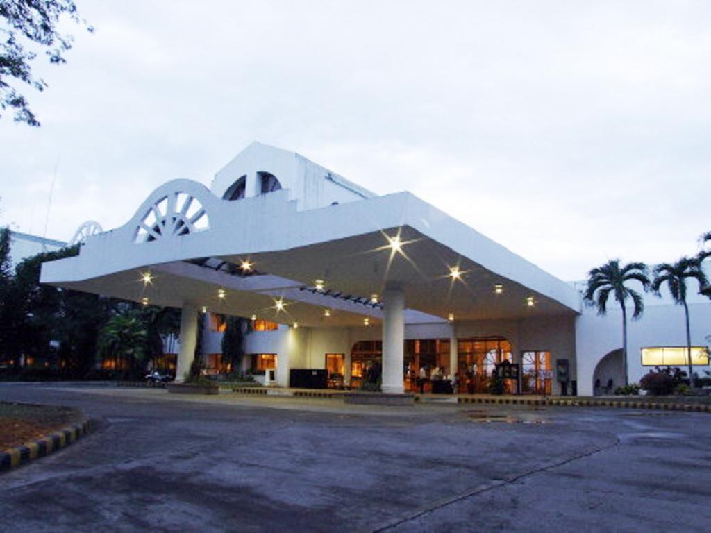 Pryce Plaza