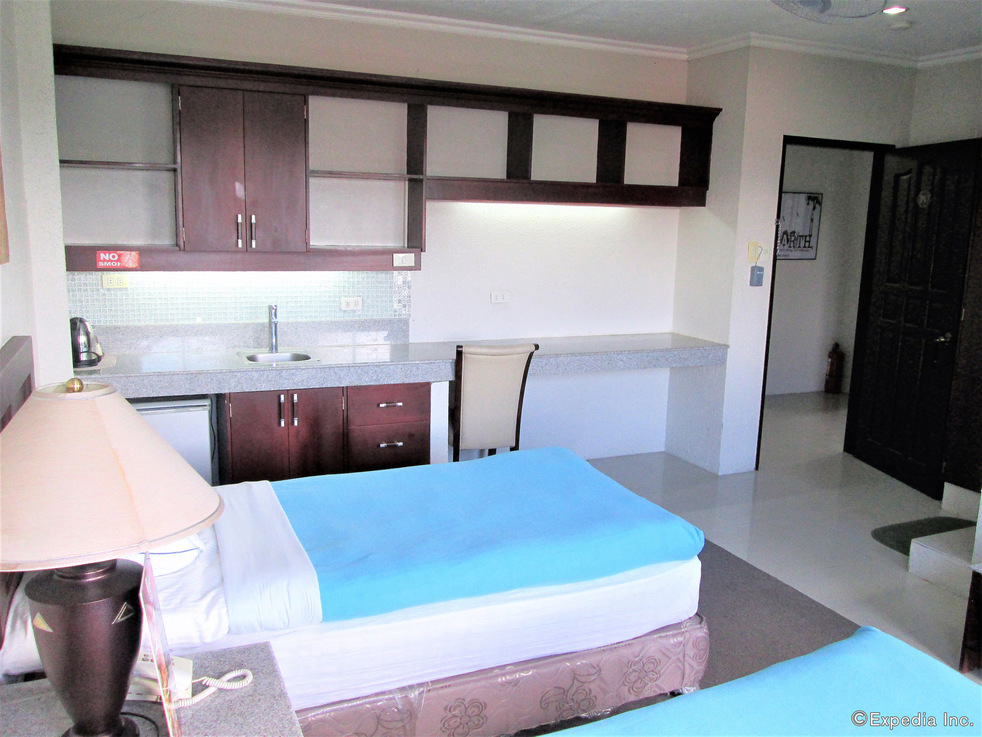 Stonestown Suites