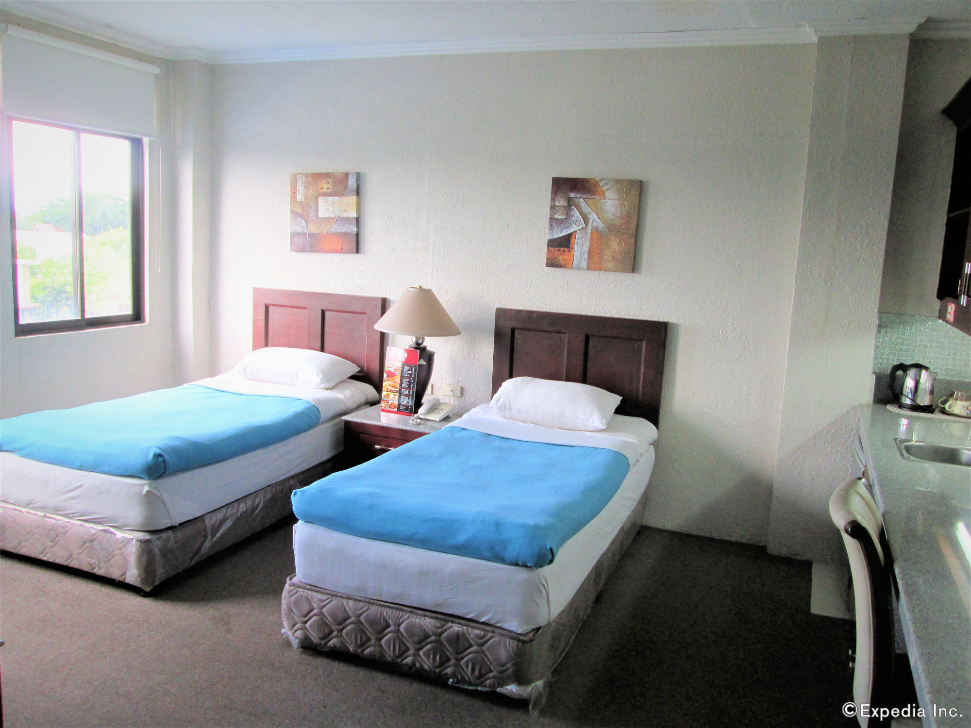 Stonestown Suites
