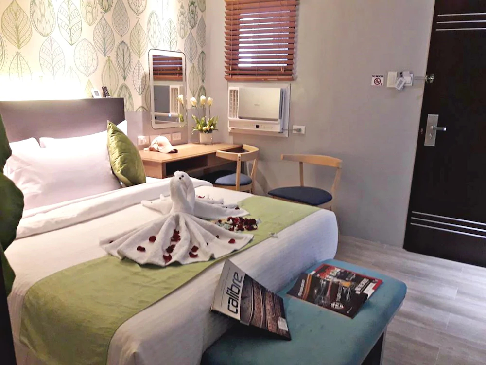 Red Mango Suites