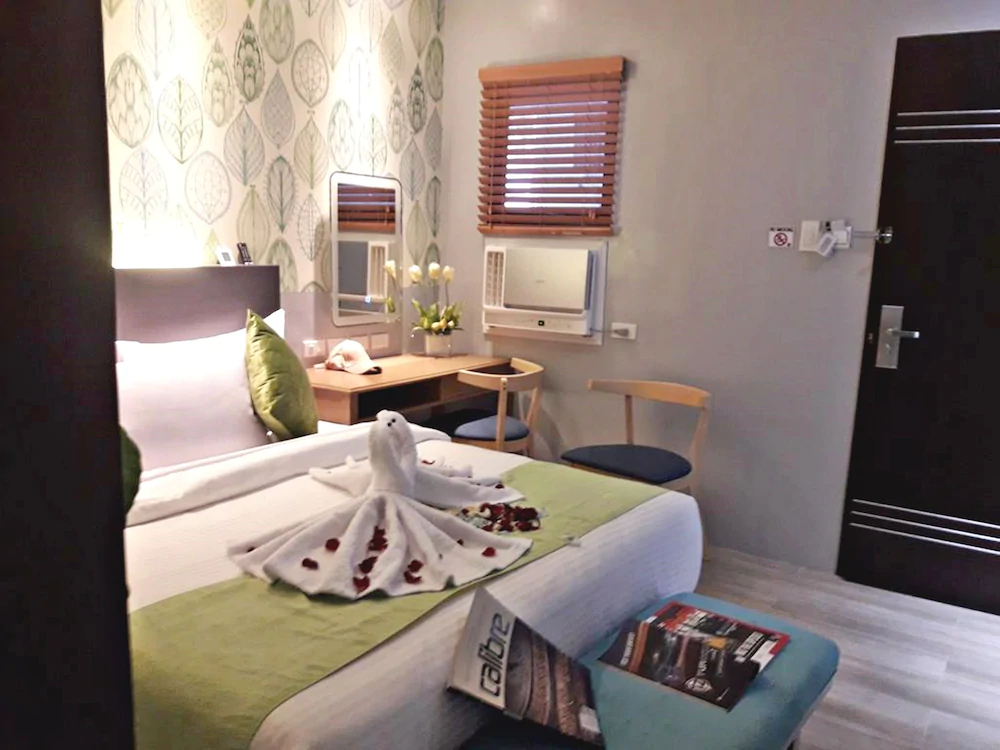 Red Mango Suites