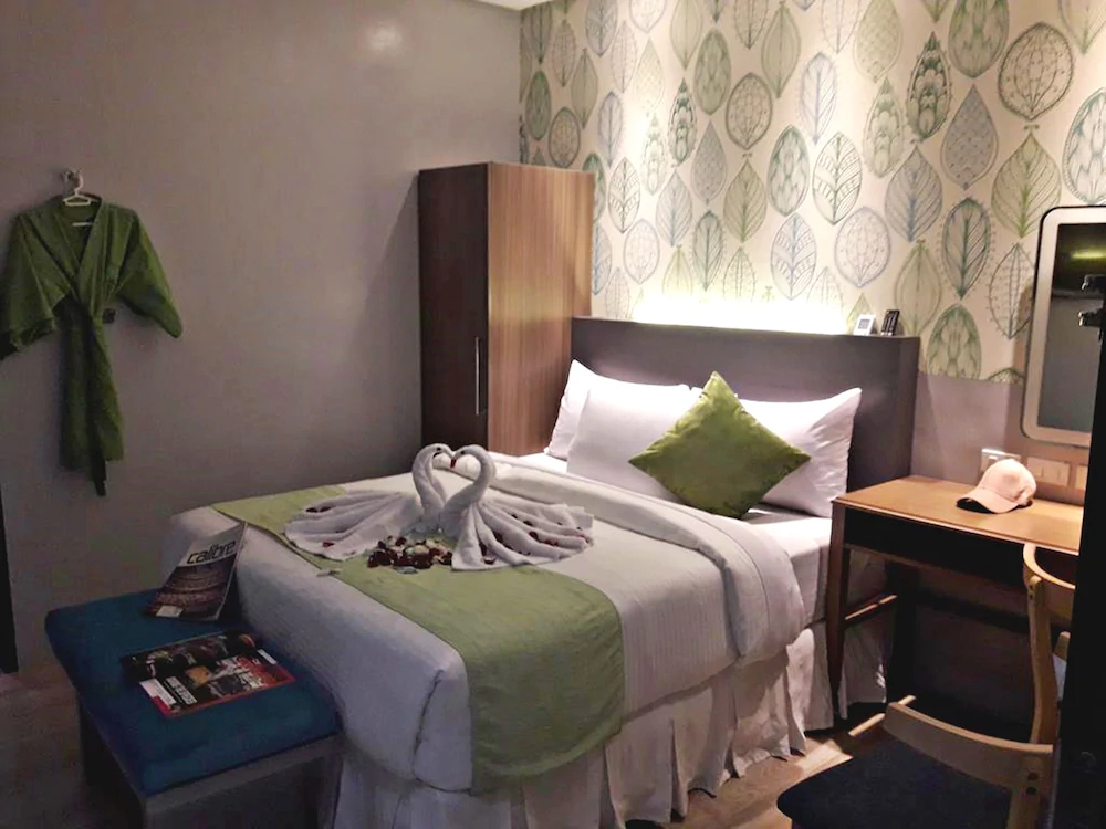 Red Mango Suites
