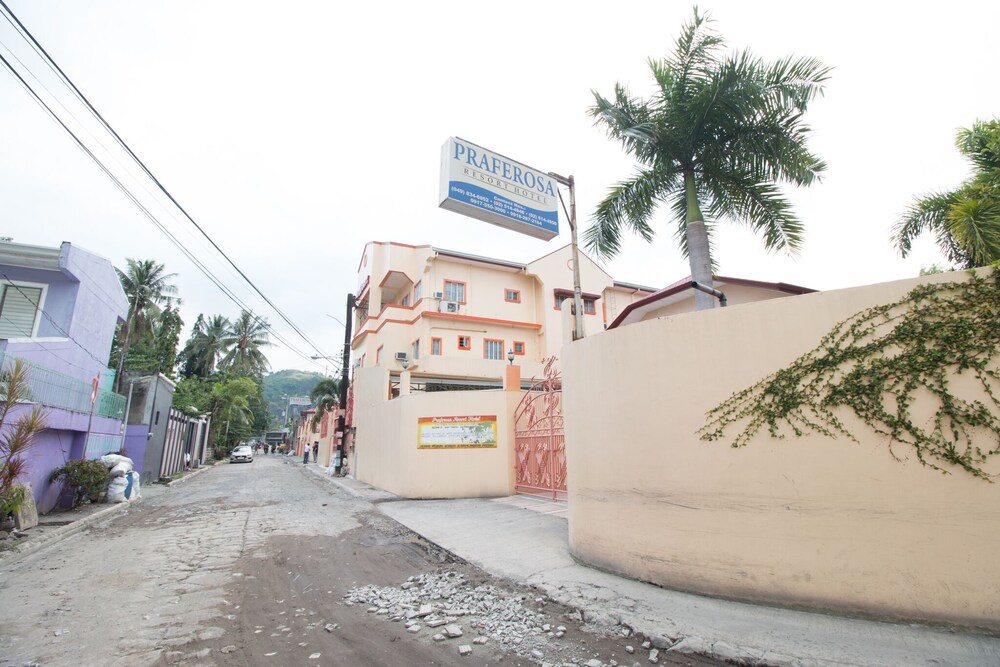 Praferosa Resort Hotel by RedDoorz