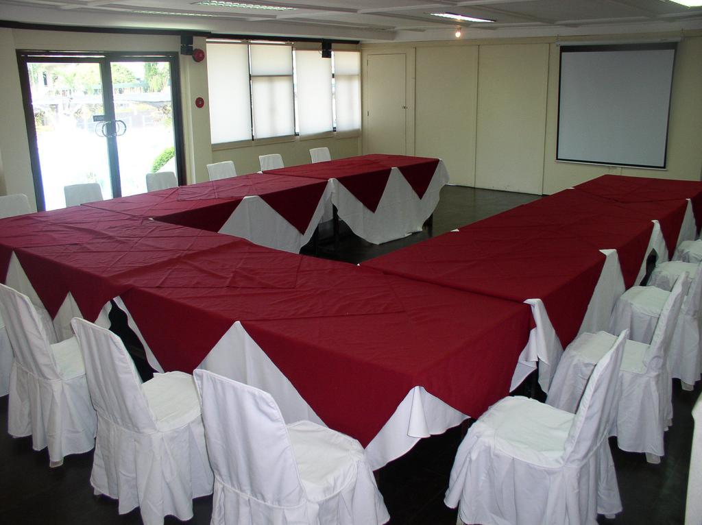 Riverview Resort And Conference Center