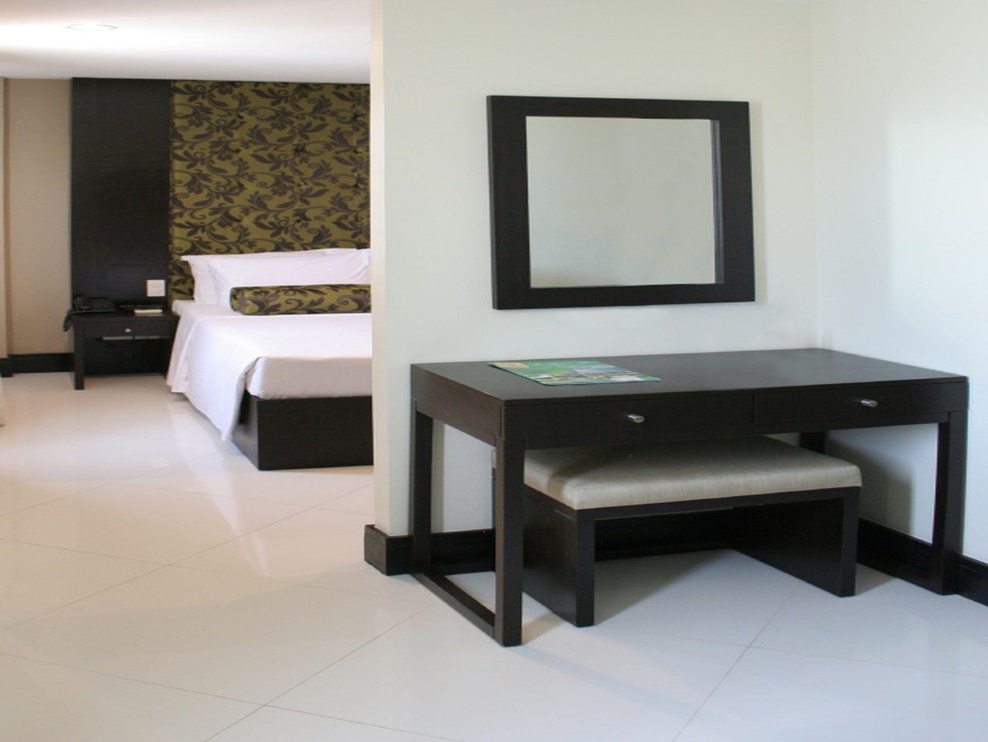 The Green Glass Boutique Hotel