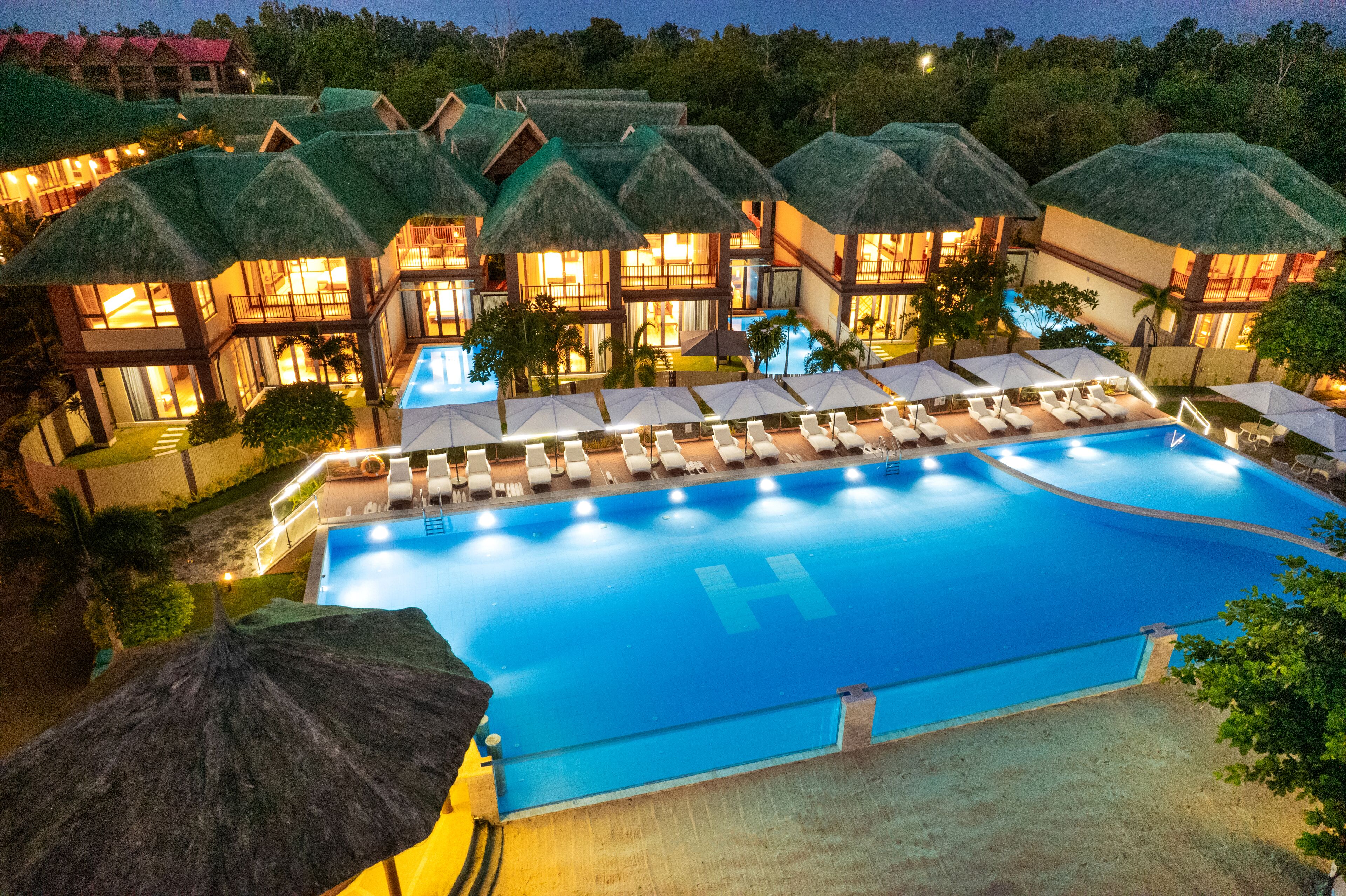 H Resorts - The Coral Cliff