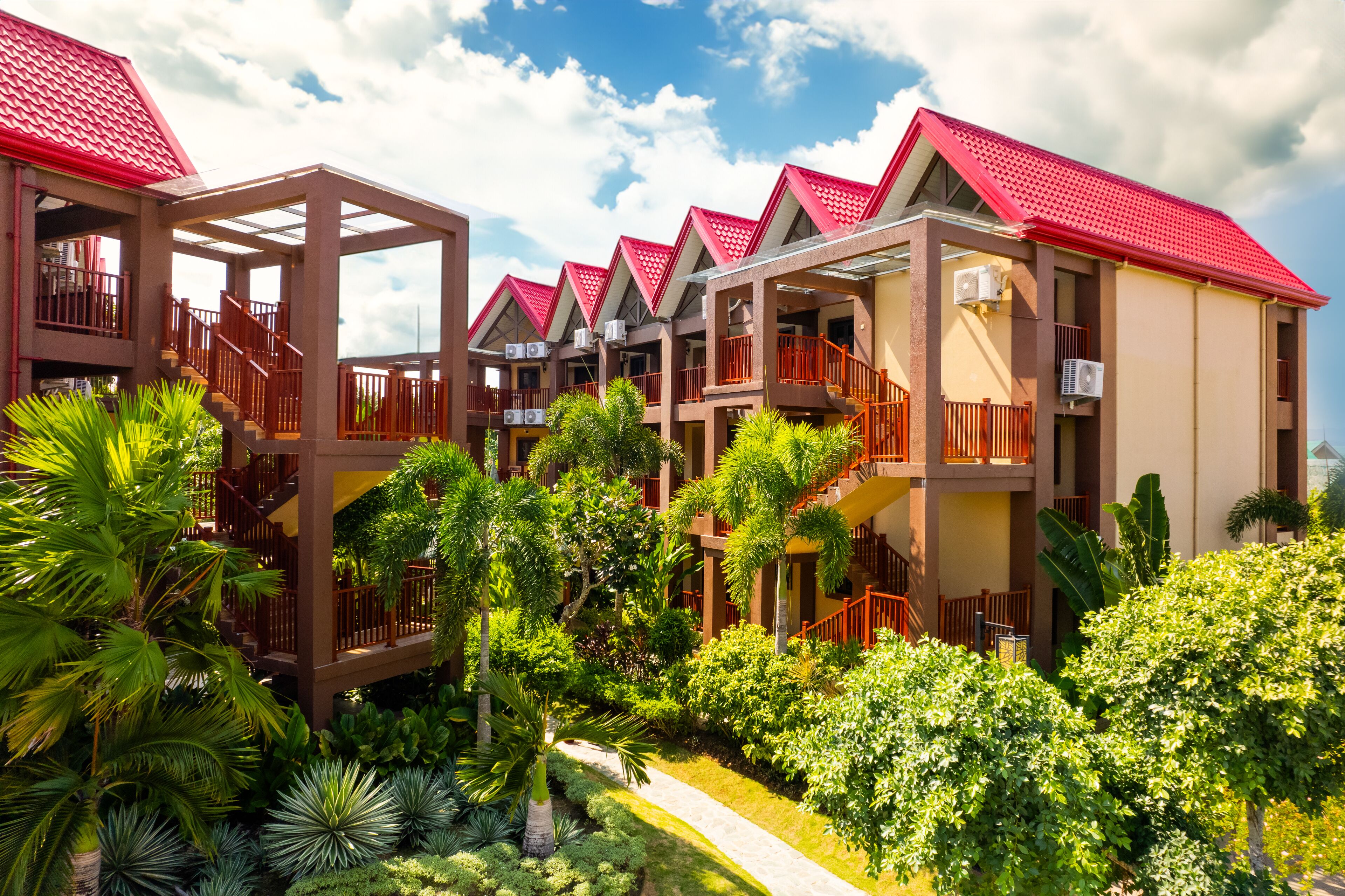 H Resorts - The Coral Cliff