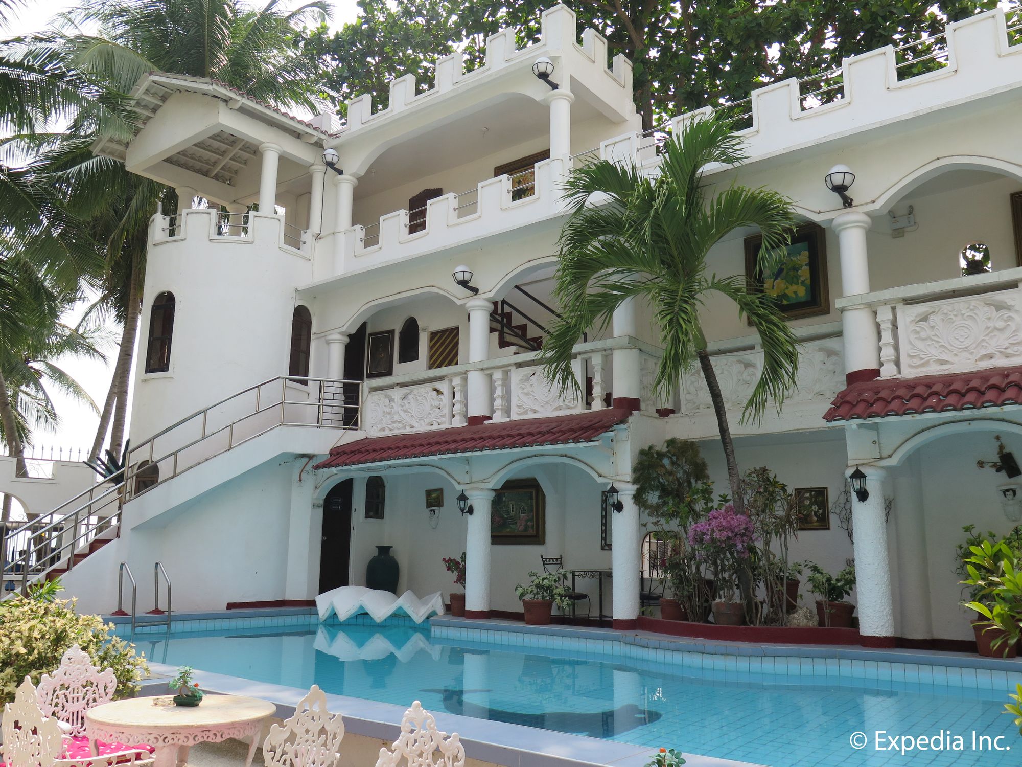 White Castle Resort & Hotel
