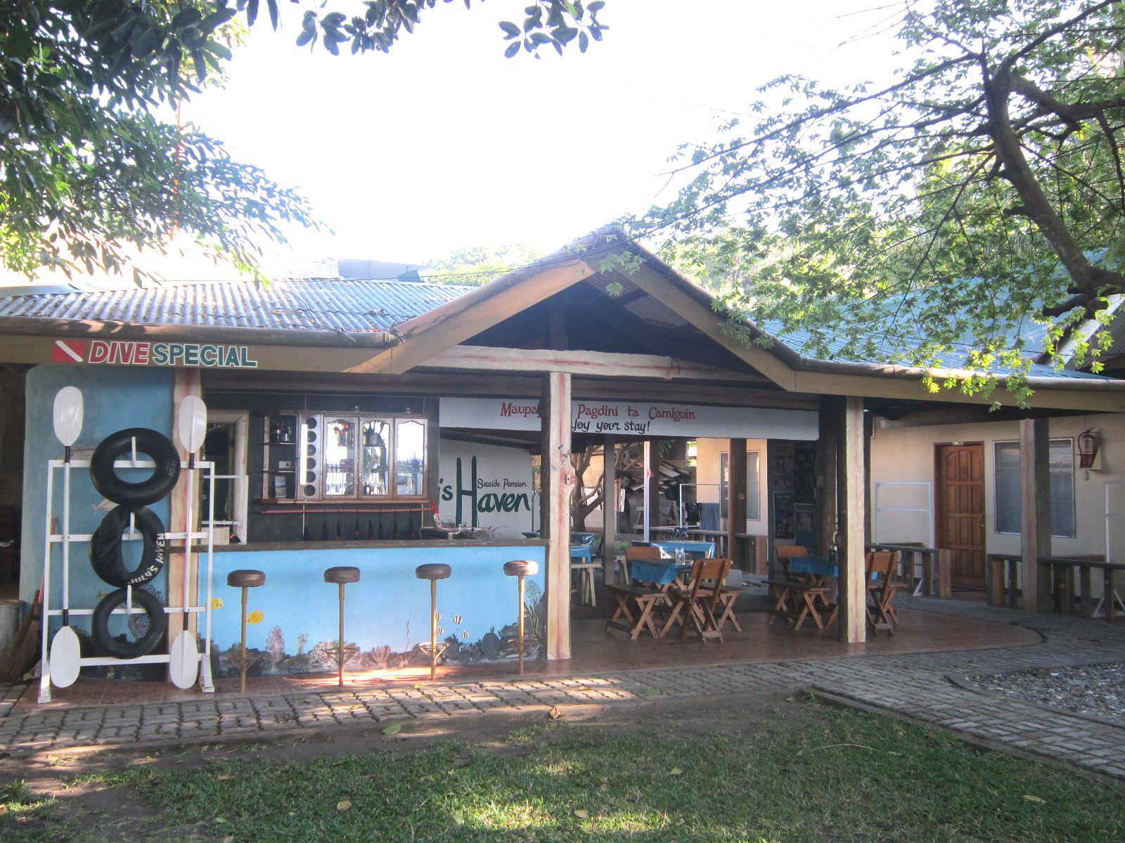RedDoorz @ July's Haven Seaside Pension Camiguin
