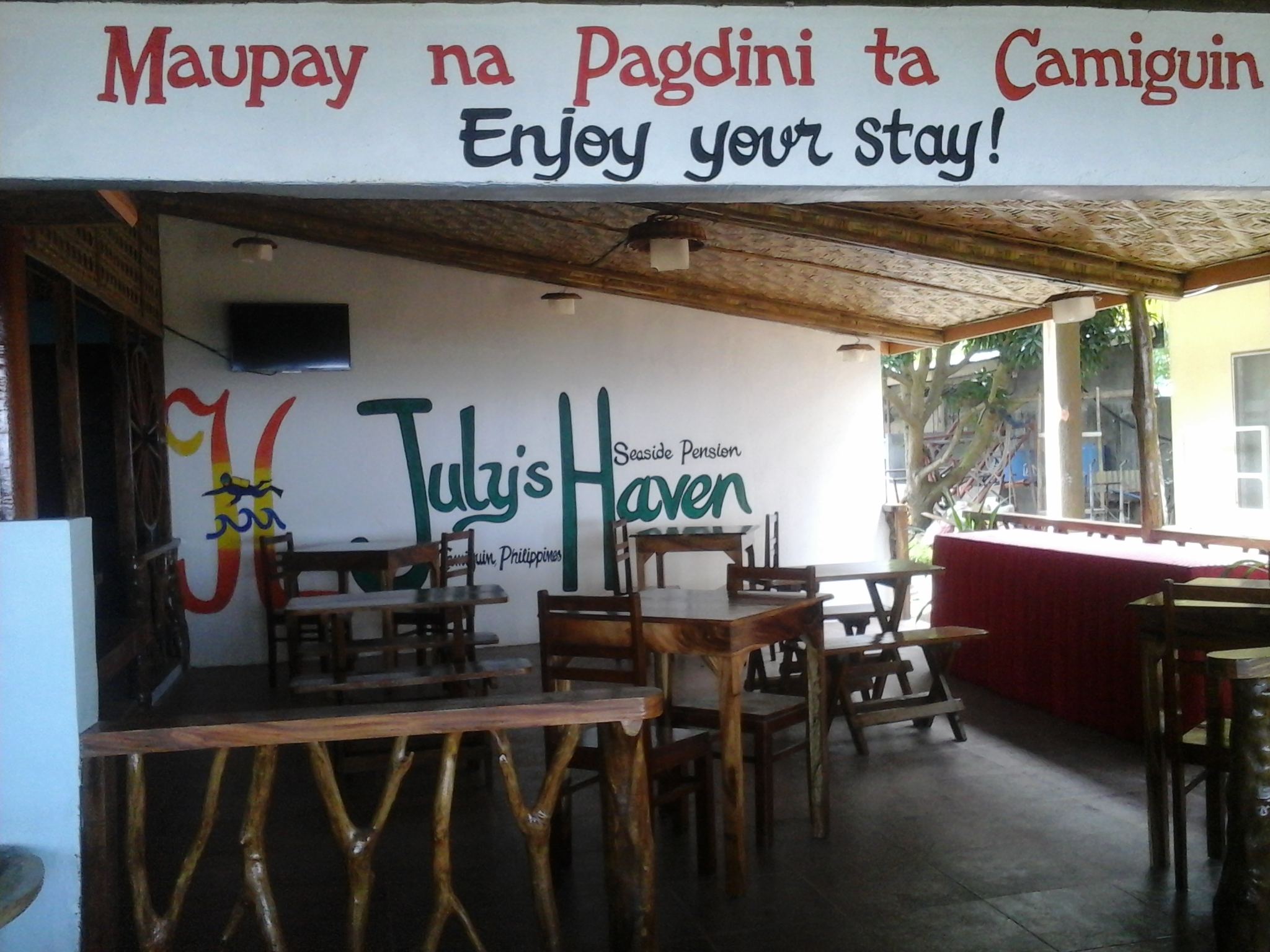 RedDoorz @ July's Haven Seaside Pension Camiguin