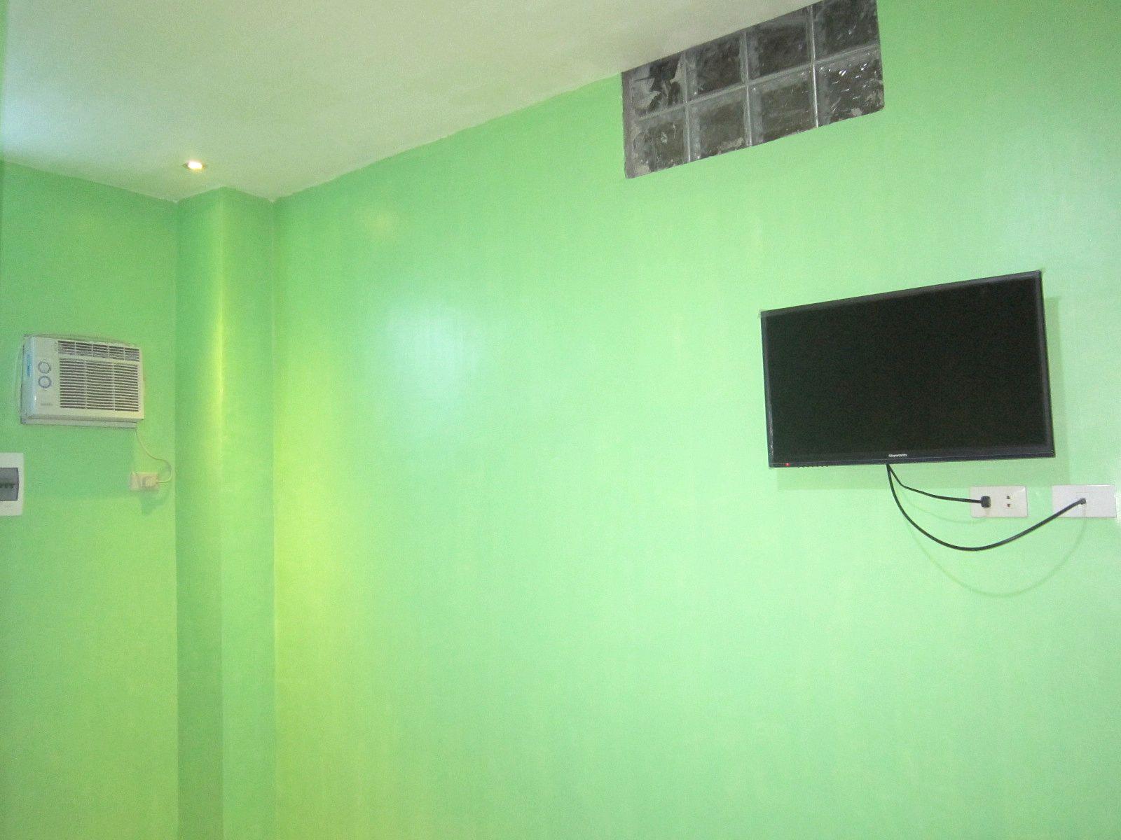 RedDoorz @ July's Haven Seaside Pension Camiguin