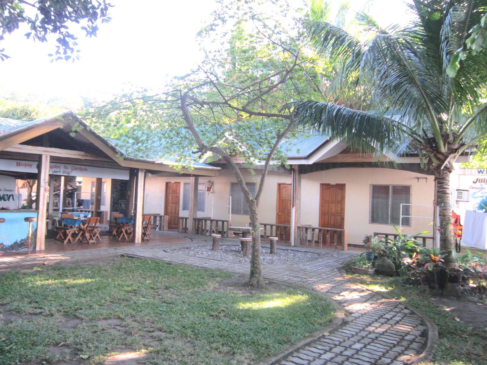 RedDoorz @ July's Haven Seaside Pension Camiguin