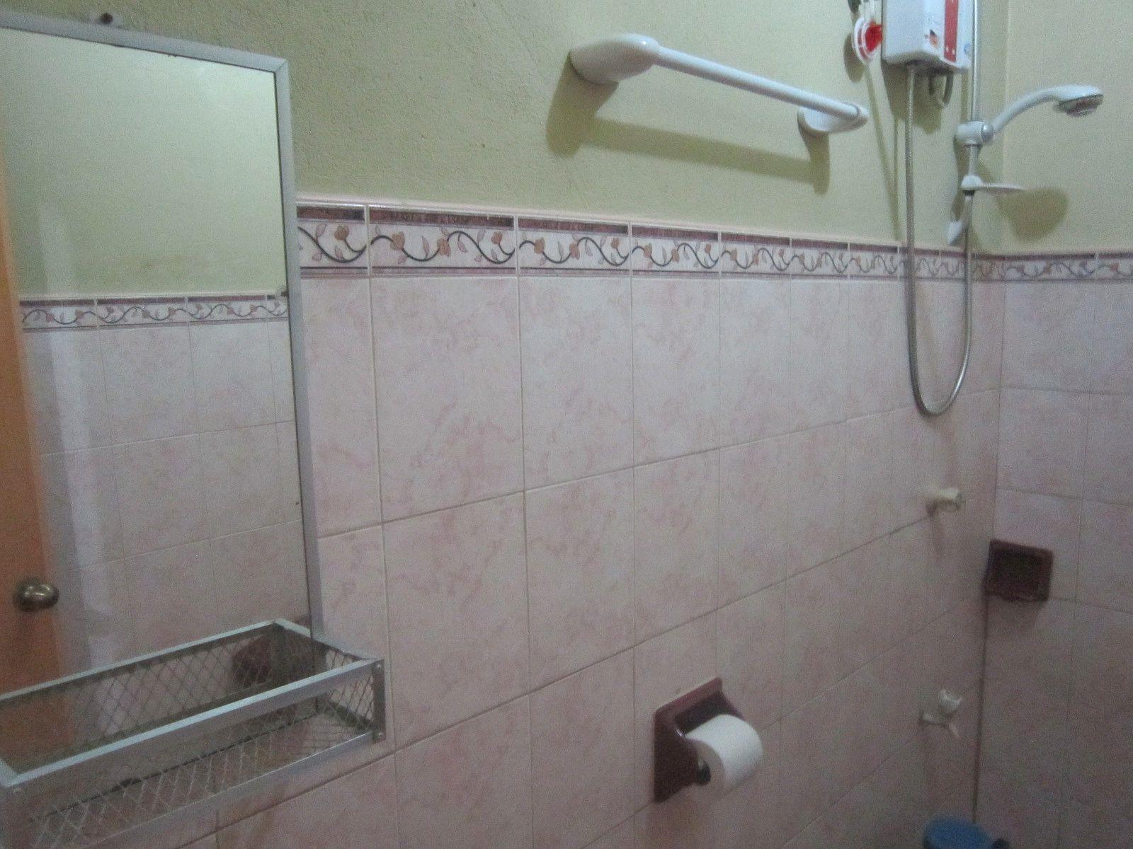 RedDoorz @ July's Haven Seaside Pension Camiguin