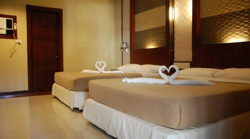 Candon Hotel