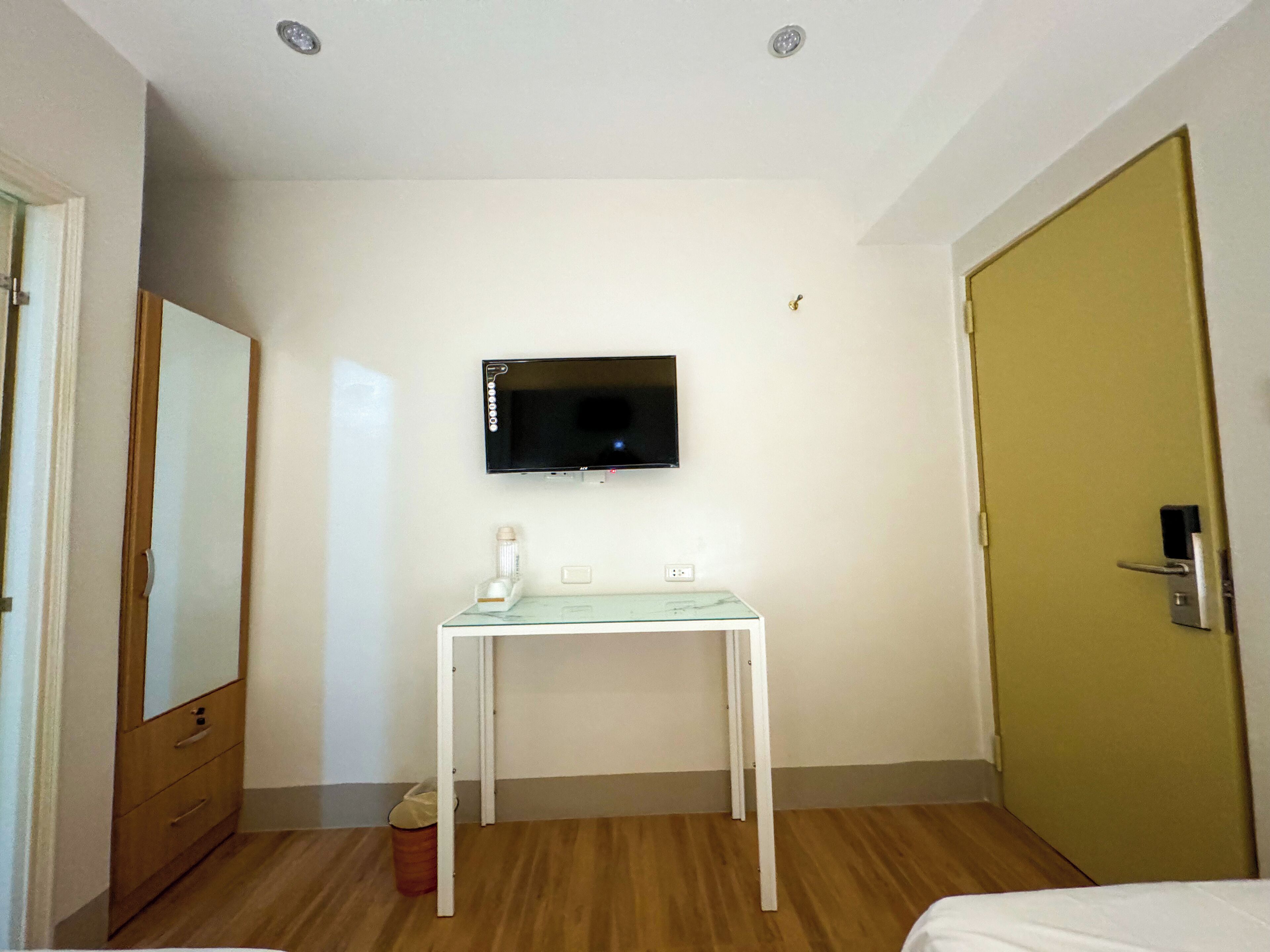 Almond Suites Cebu powered by Cocotel