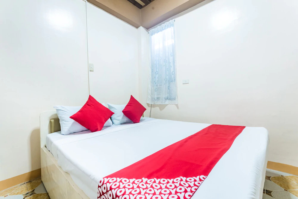 Alt Complex by OYO Rooms