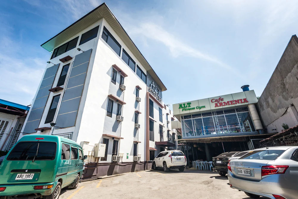 Alt Complex by OYO Rooms