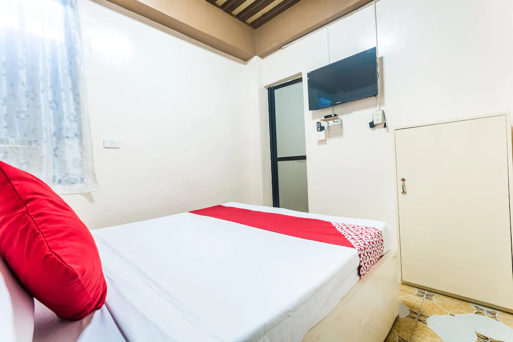 Alt Complex by OYO Rooms