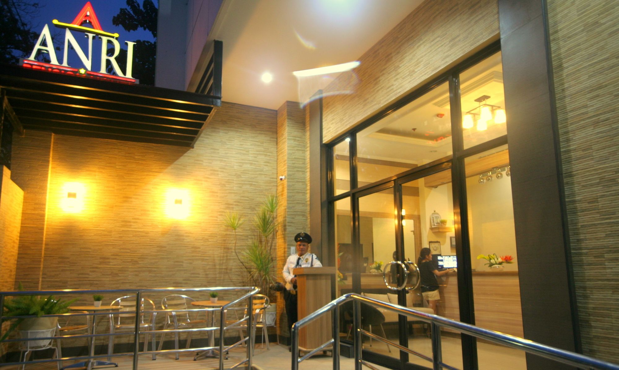 Anri Pension House