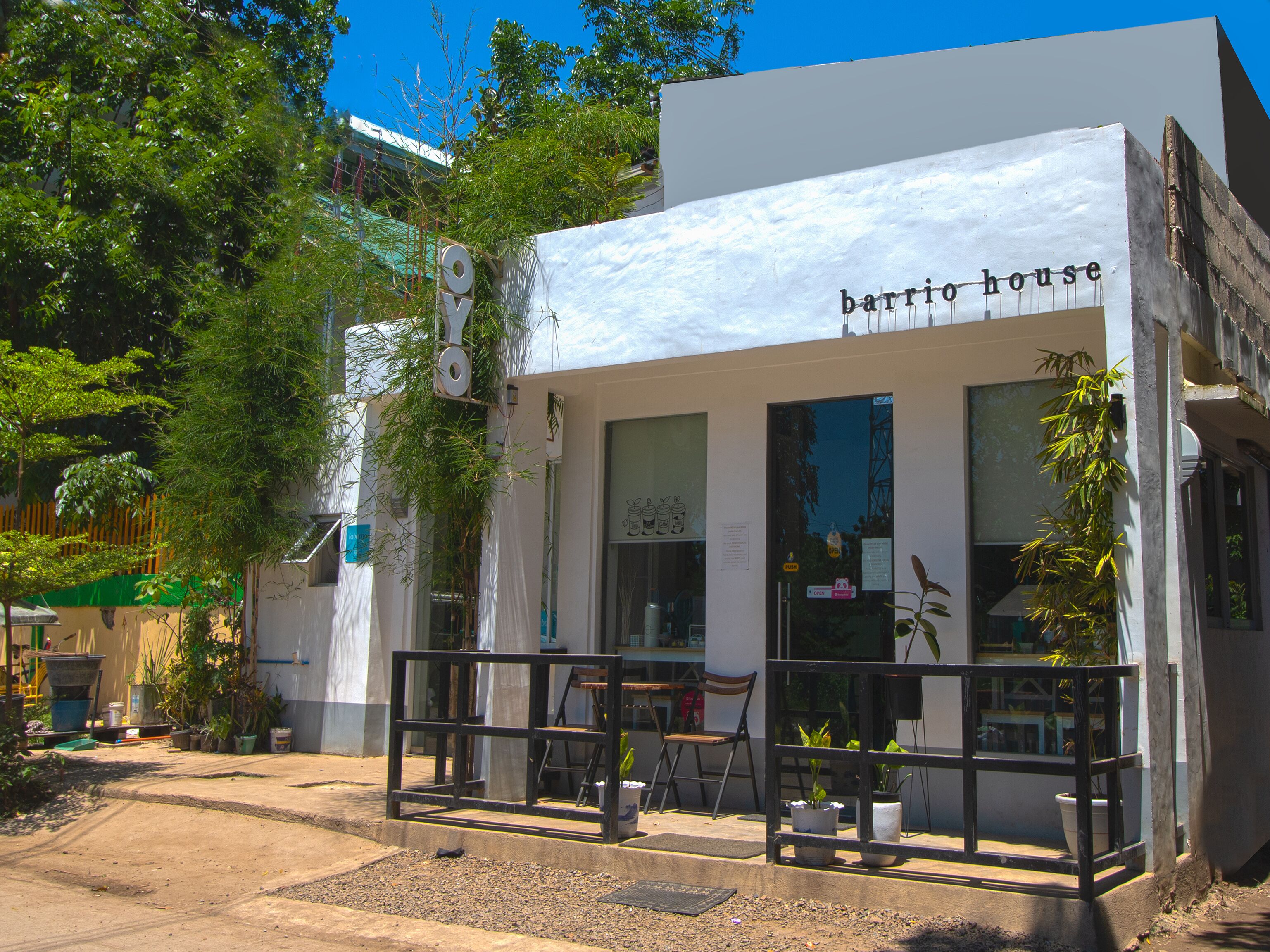 Barrio House Mactan by Oyo Rooms
