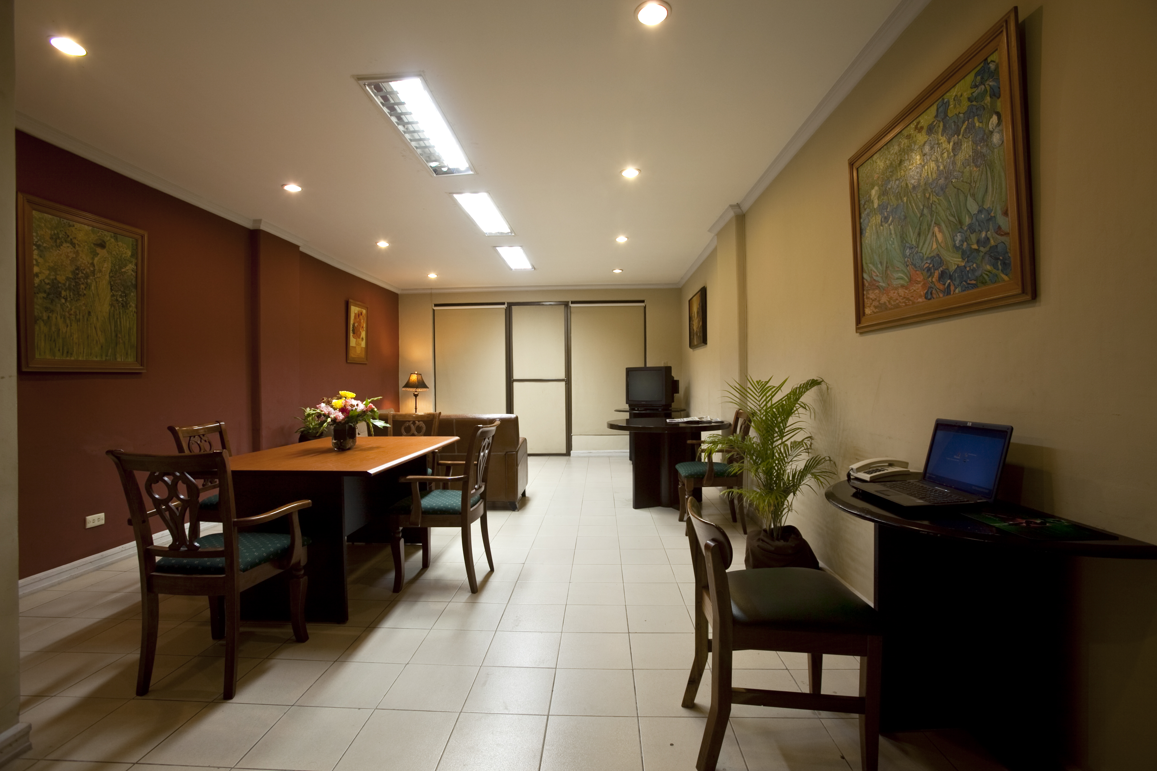 Beverly Boutique Business Hotel
