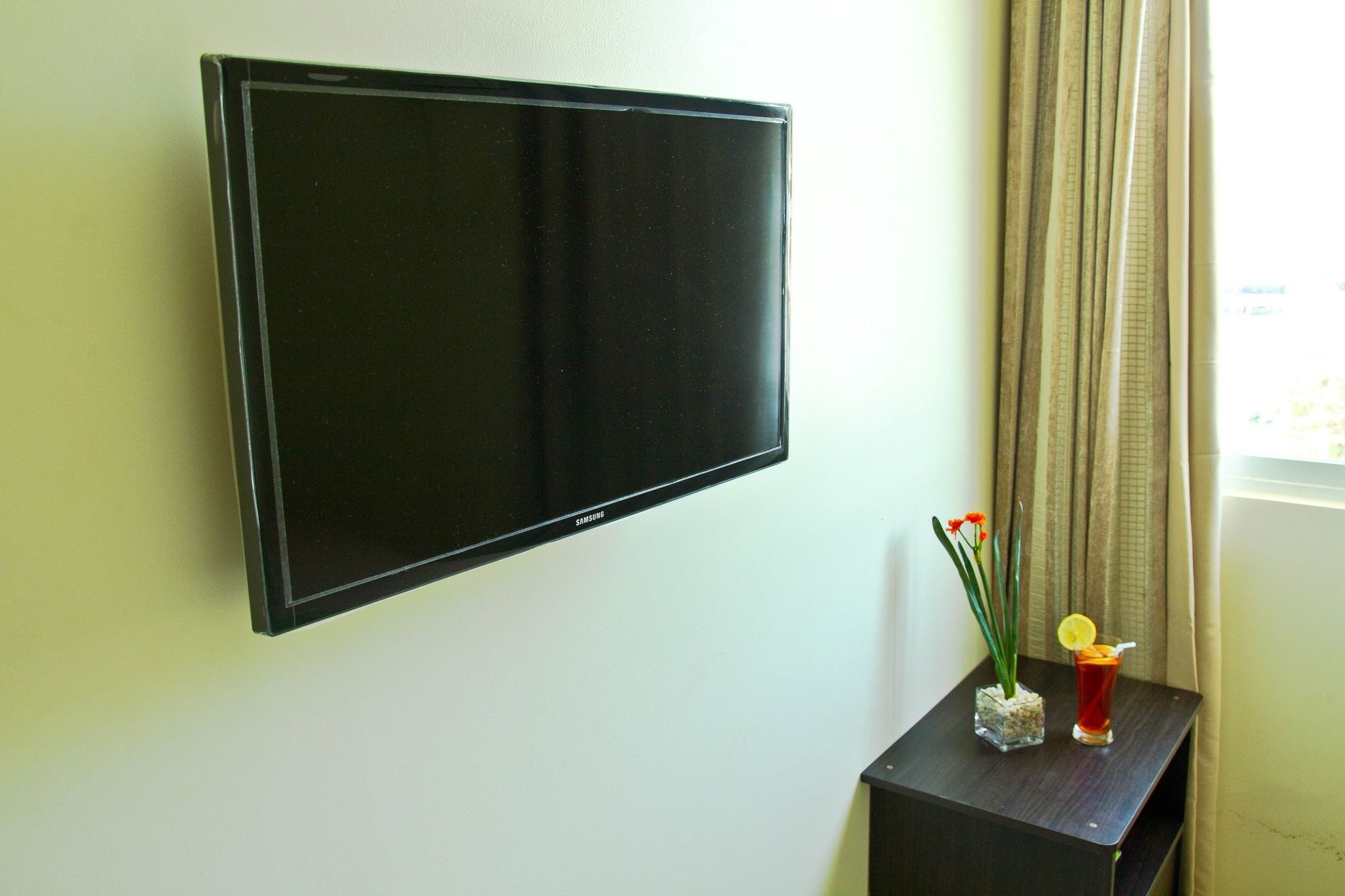 Canberry Hotel