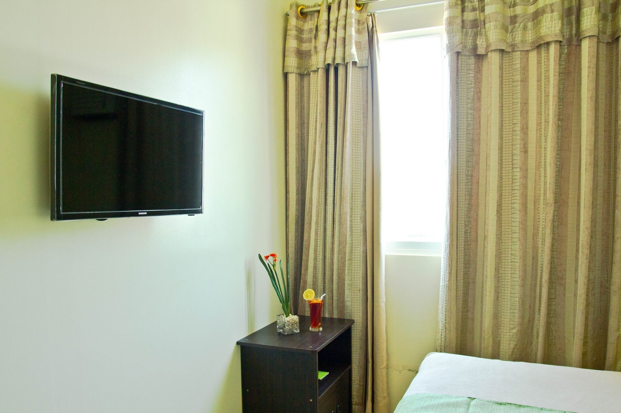 Canberry Hotel