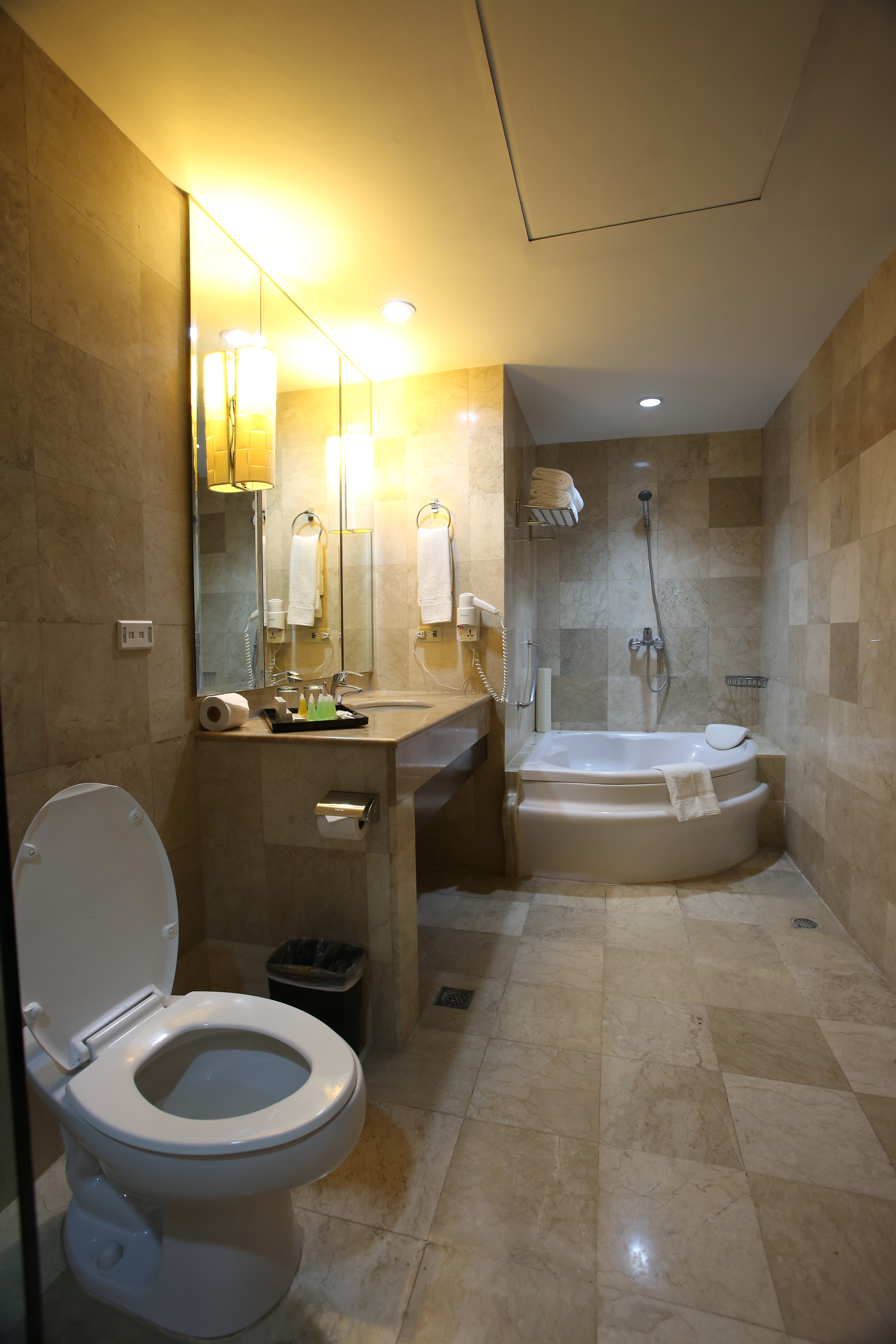 Crown Regency Hotel & Towers Cebu
