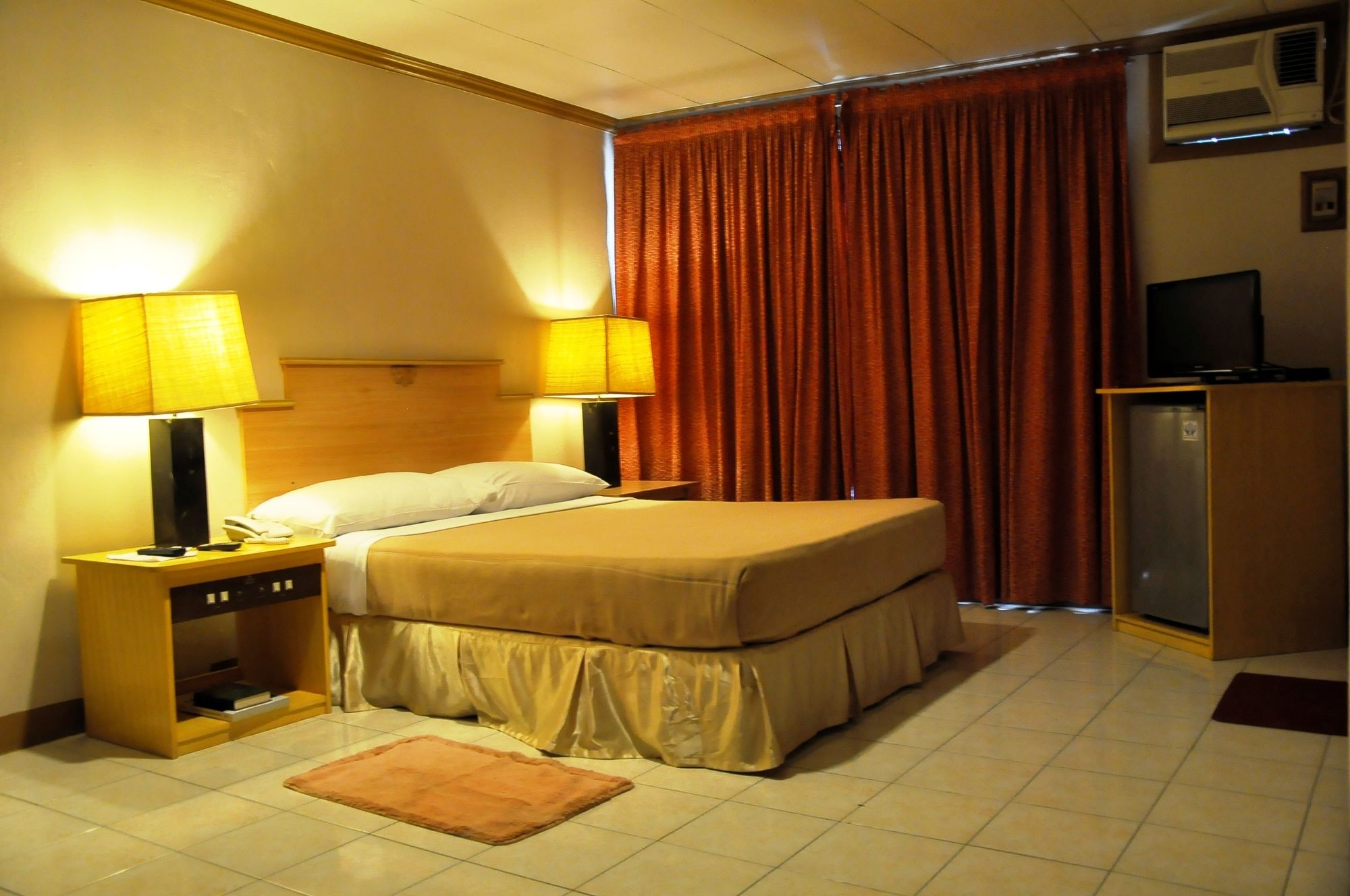 Elegant Circle Inn
