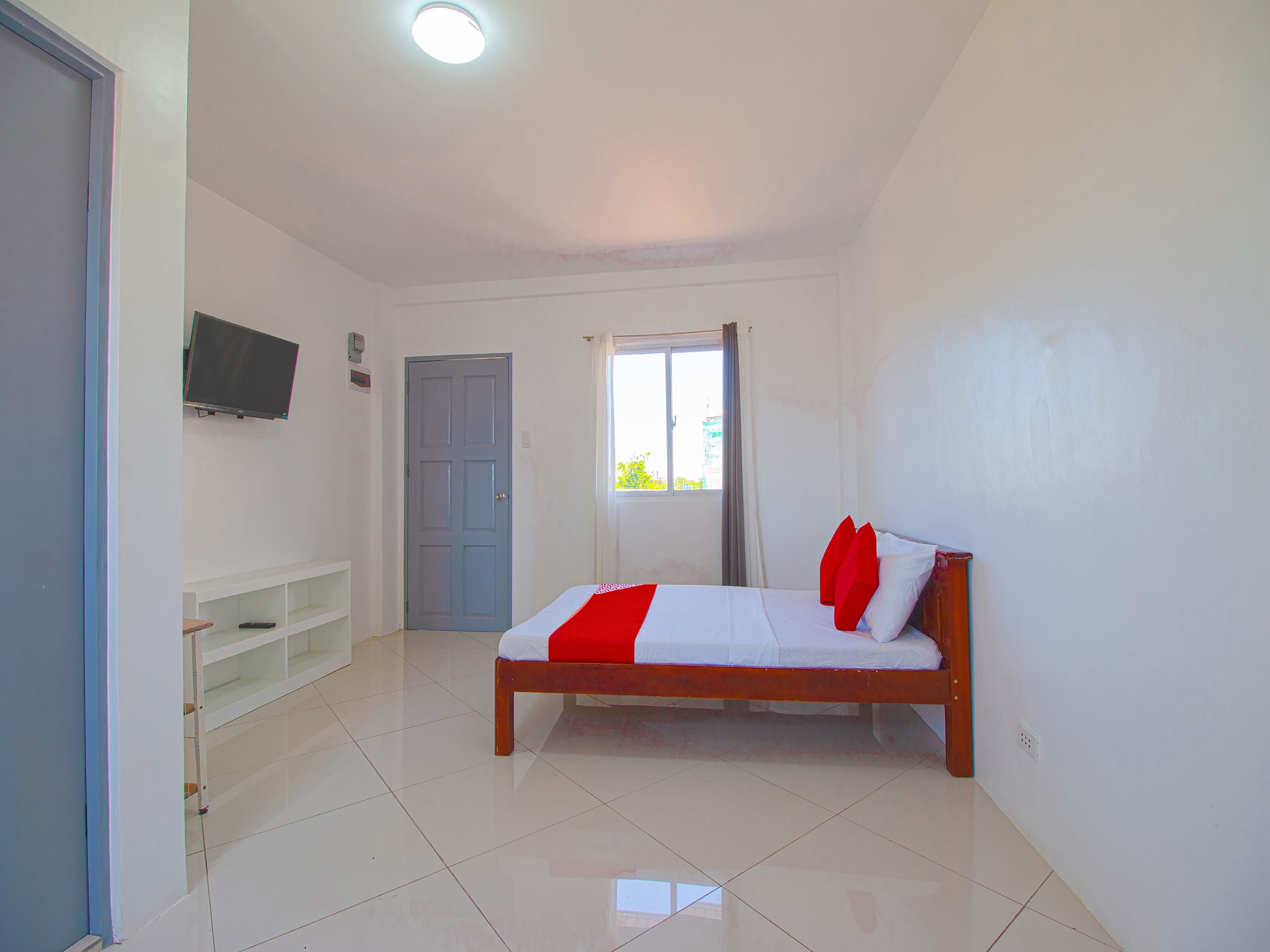 Fat J Apartelle by Oyo Rooms